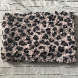 H&M Leopard Print Neck Warmer